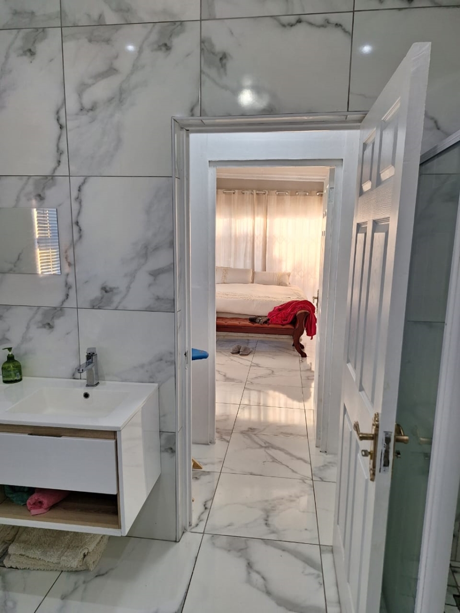  Bedroom Property for Sale in Amalinda Eastern Cape